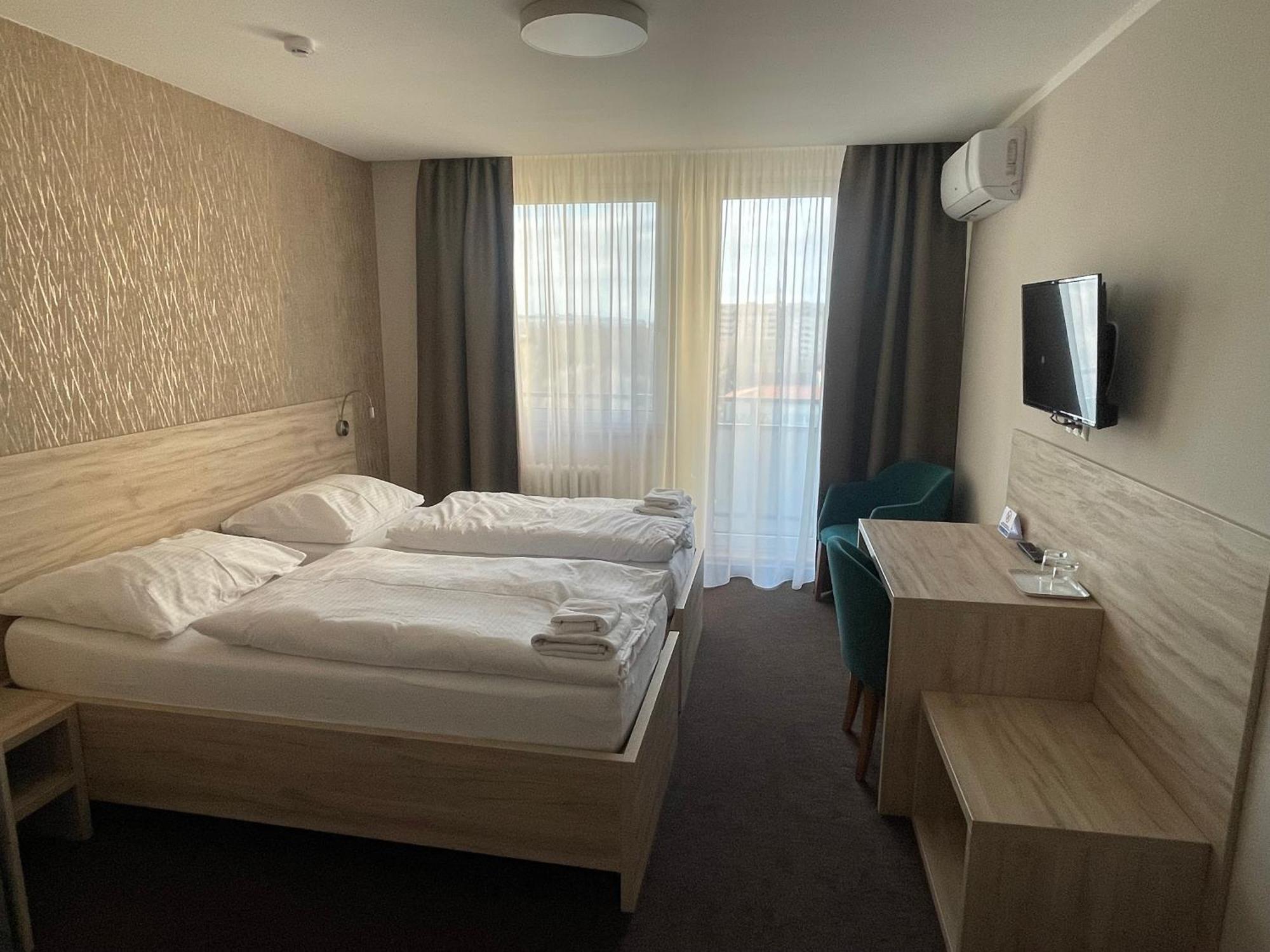 Hotel Spectrum Trnava Exterior foto