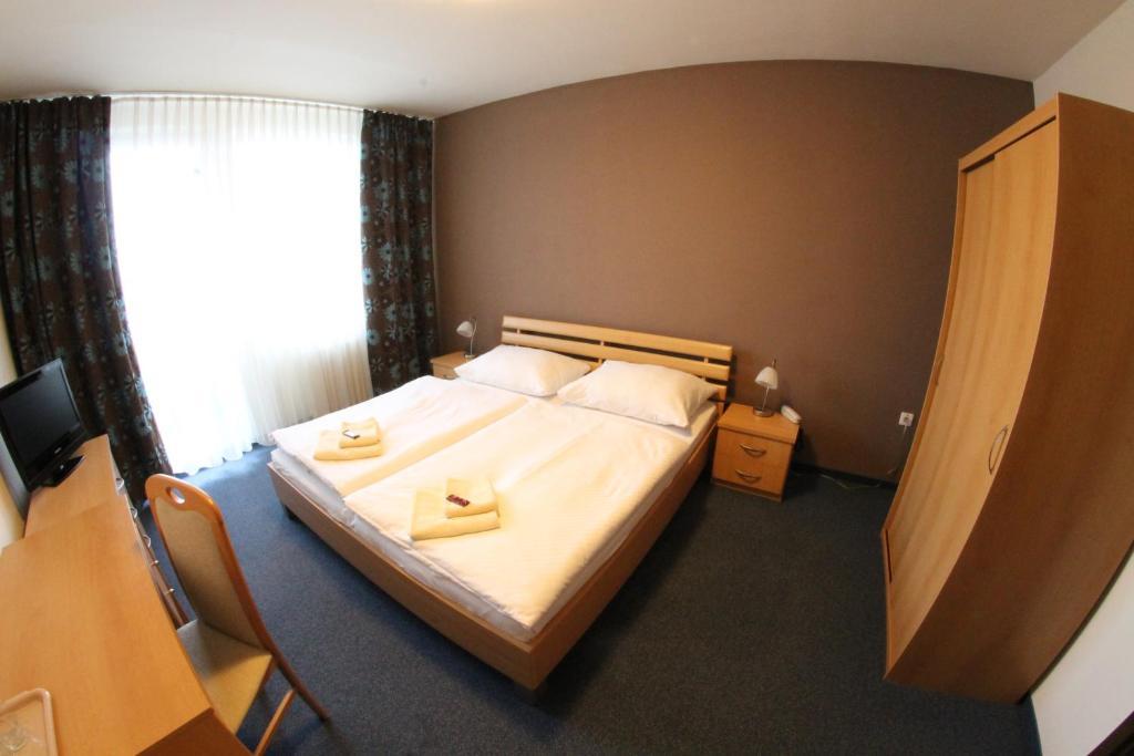 Hotel Spectrum Trnava Quarto foto